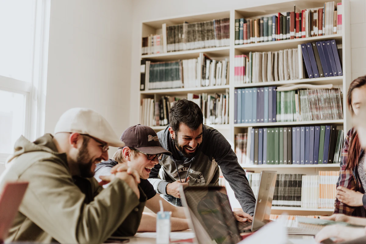Participants réunis pour une formation professionnelle